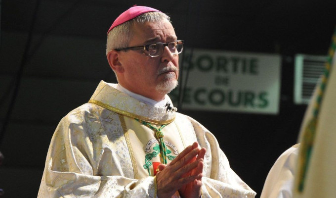 Acusan al obispo de La Rochelle y Saintes de intento de violación a un hombre