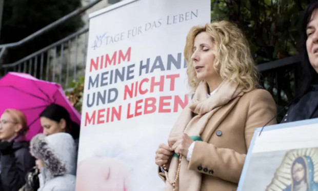 Tribunal administrativo federal de Alemania respalda el derecho a reunirse y rezar ante abortorios