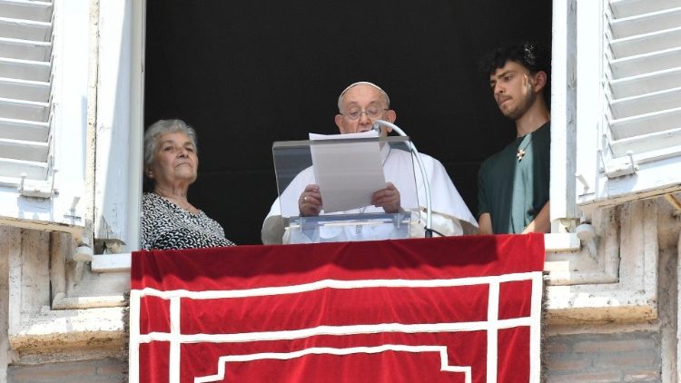 Francisco habla del drama de los emigrantes en el Mediterrneo y pide que se limiten las emisiones contaminantes