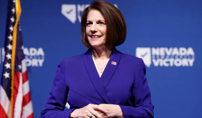 Senadores demócratas comparan el aborto con el tratamiento del cáncer para financiarlo con dinero público