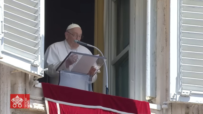 Francisco pide no acostumbrarse a los gestos de amor y bondad de Dios en nuestras vidas