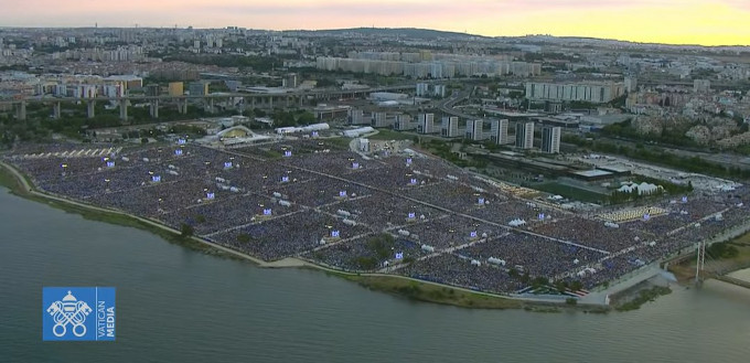 El Papa exhorta a un milln y medio de jvenes a «caminar en esperanza, mirando nuestras races, sin miedo»