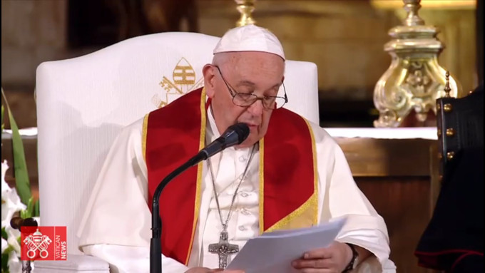 Francisco a la Iglesia en Portugal: Estamos llamados a sumergir nuestras redes en el tiempo en que vivimos, a dialogar con todos