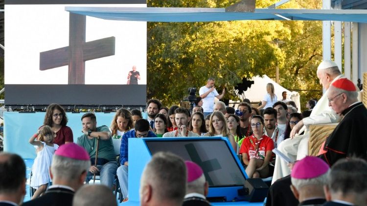 El Papa presidi ayer el Va Crucis de la JMJ