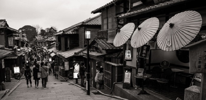 El retraso de la maternidad y su impacto en la sociedad japonesa