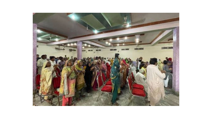 Pakistán: los cristianos de Jaranwala vuelven a celebrar la Misa diaria