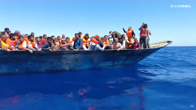 Italia sufre una avalancha de desembarcos de embarcaciones de inmigrantes en sus costas
