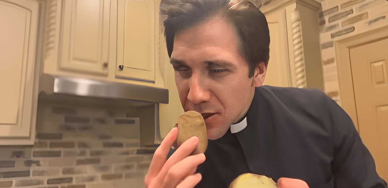 Sacerdote imita el estilo de vida del Santo Cura de Ars con humor y carisma