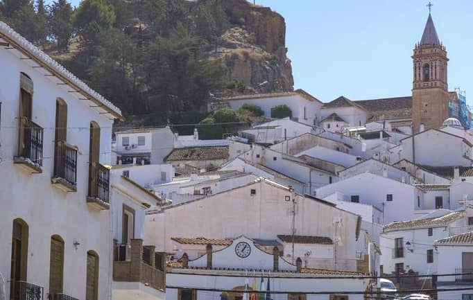 El descenso a los infiernos del cura malagueo