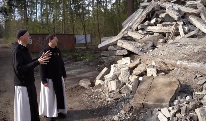 Monjes cistercienses construirn un nuevo monasterio en una antigua sede de la Stasi