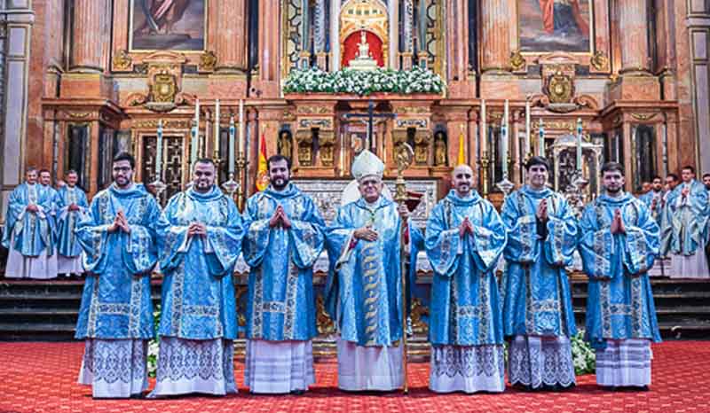 «Hoy ofrecéis toda vuestra vida al Señor». Seis nuevos diáconos para la diócesis de Córdoba, España.