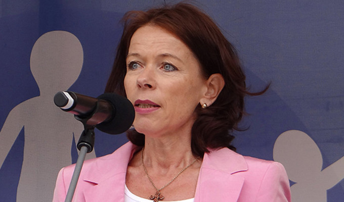 Cornelia Kaminski arremete contra el proyecto de prohibición de asesoramiento a las mujeres que van a abortar en Alemania Cornelia Kaminski arremete contra el proyecto de prohibición de asesoramiento a las mujeres que van a abortar en Alemania