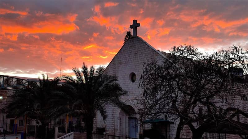 Dos cristianas asesinadas por disparos de francotiradores israeles contra la iglesia de Gaza