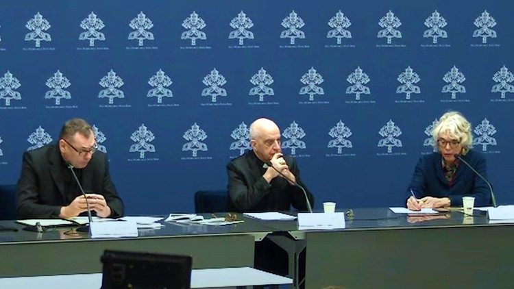 Mons. Fisichella presenta el Ao de la Oracin en preparacin al Jubileo del 2025