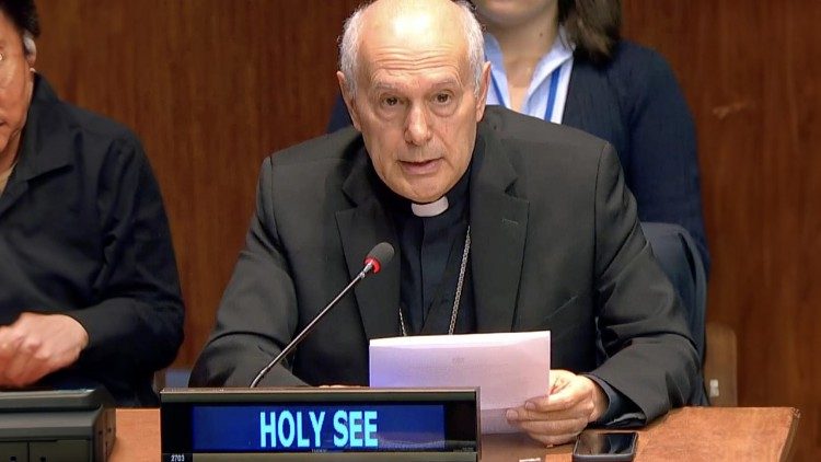 Mons. Caccia: La llamada solucin militar no slo no funciona, sino que es incapaz de disear un futuro diferente