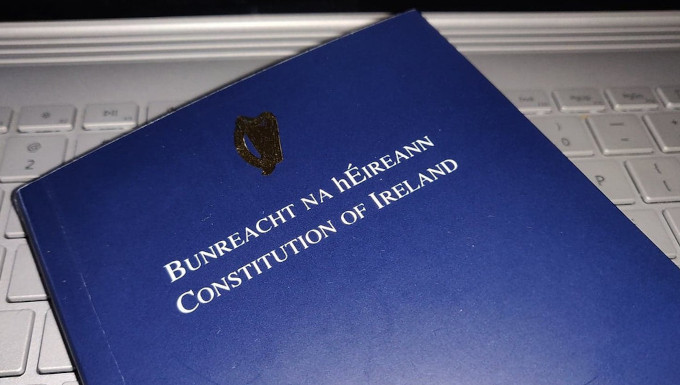 Los irlandeses votarán el 8 de marzo si retiran la palabra «madre» de su Constitución
