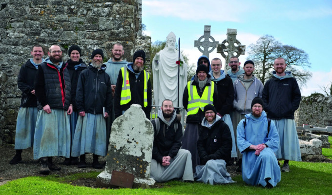 Crece la comunidad de Monjes Benedictinos de Adoración Perpetua en Irlanda