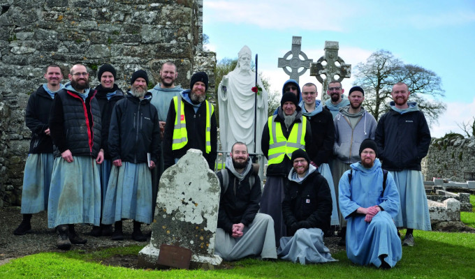 Crece la comunidad de Monjes Benedictinos de Adoracin Perpetua en Irlanda