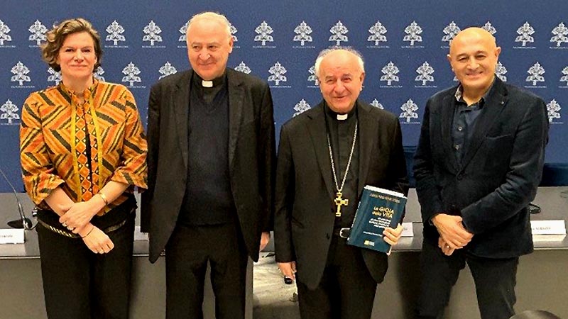 Mons. Paglia y la abortista Maria Mazzucato rechazan las críticas de los provida