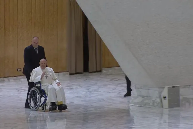 El Papa visit el hospital para realizar pruebas diagnsticas