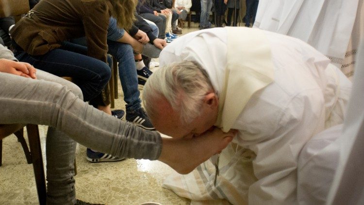 El Papa celebrar la Misa in Coena Domini en una crcel de mujeres