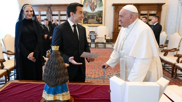 El Papa recibe en audiencia al presidente de Ecuador