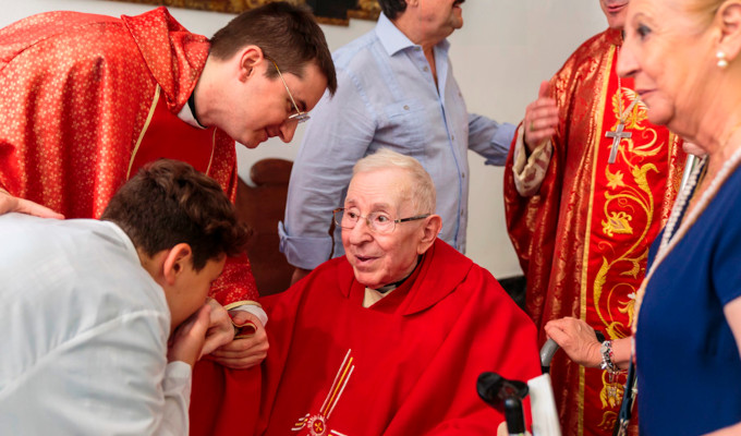 Fallece en fama de santidad el P. Gaspar Bustos, padre espiritual del seminario de Crdoba y de muchos sacerdotes