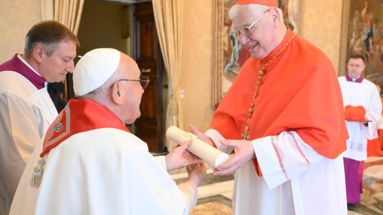 El Papa firma el decreto de canonizacin de Carlo Acutis y siete frailes espaoles martirizados en Damasco