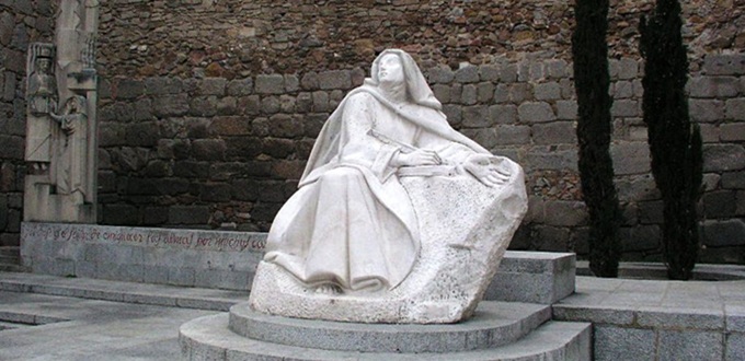 Miles de fieles veneran el cuerpo de Santa Teresa de Ávila en España Miles de fieles veneran el cuerpo de Santa Teresa de Ávila en España
