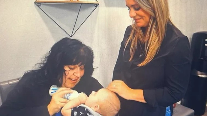 «Sostenía la mano de las mujeres mientras sus hijos morían. Ahora les pido perdón»