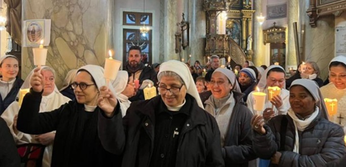 Emotiva peregrinación jubilar reunió a la vida consagrada en la capital argentina Emotiva peregrinación jubilar reunió a la vida consagrada en la capital argentina