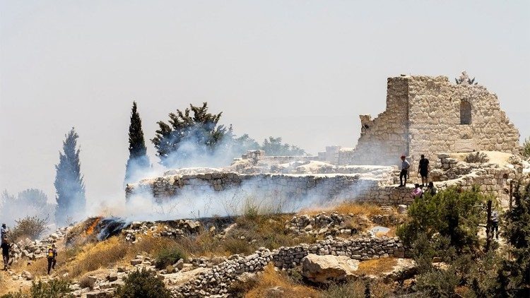 Colonos de Israel atacan a la única aldea cristiana de Cisjordania Colonos de Israel atacan a la única aldea cristiana de Cisjordania