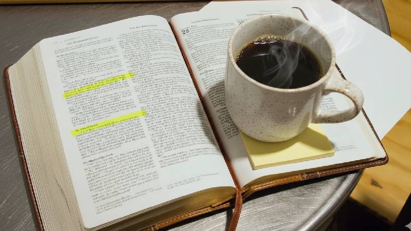 La Universidad de Sheffield advierte a sus alumnos sobre la violencia en la crucifixin de Cristo