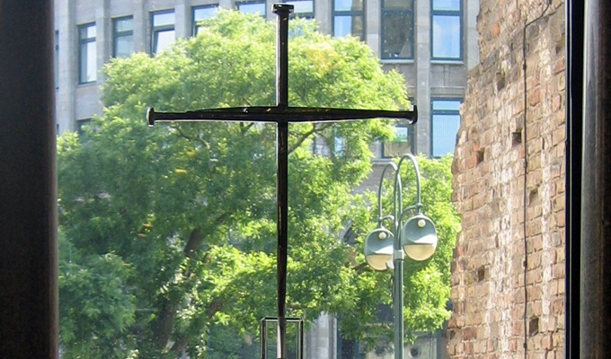 Cruz de clavos robada de la Iglesia de la Reconciliación en Dachau Cruz de clavos robada de la Iglesia de la Reconciliación en Dachau