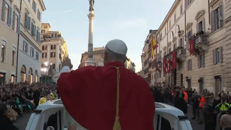 El Papa a la Inmaculada: Que florezca la esperanza jubilosa