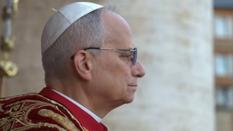 El Papa Le�n XIV recupera la tradici�n multiling�e en su primera bendici�n �Urbi et orbi�