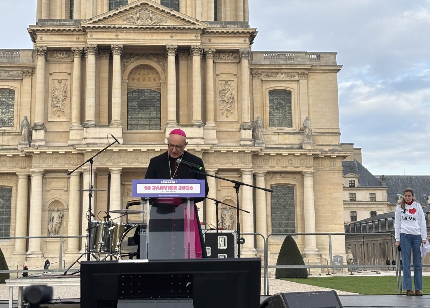 Mons. Rey, primer obispo que habla en la Marcha por la Vida