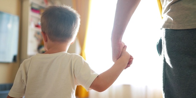 Un juez federal ordena a un colegio de Massachusetts dejar de exponer a un ni�o de 5 a�os a libros pro-LGBT