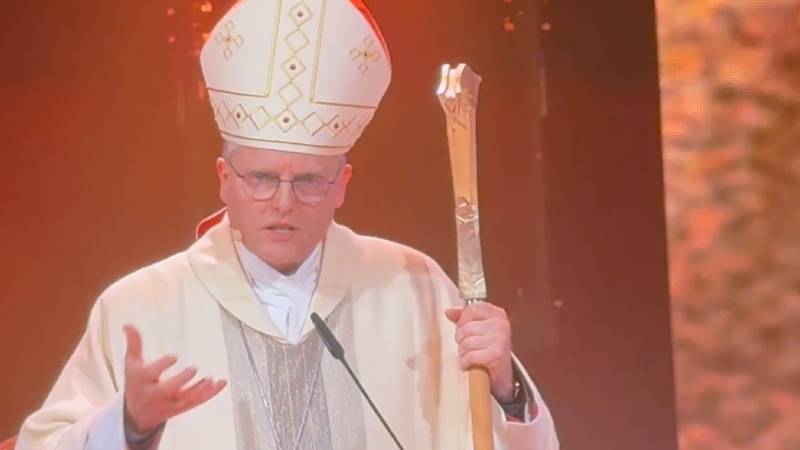 Mons. W�rner: �El Se�or est� verdaderamente presente en estas formas de pan y vino�