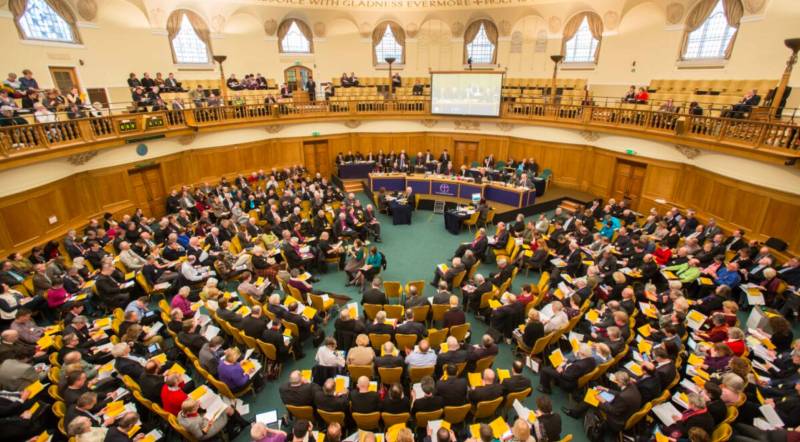 Los anglicanos ingleses abandonan el intento de bendiciones homosexuales tras a�os de debate