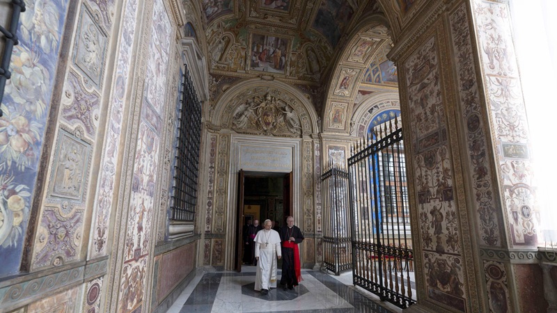 Le�n XIV vuelve a instalarse en el apartamento pontificio del Palacio Apost�lico