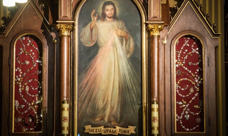 Mons. Javier Del R�o nos recuerda que la Divina Misericordia responde a los sufrimientos m�s hondos del hombre