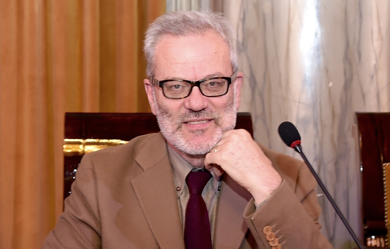 �La Iglesia tiene sus santos y la Rep�blica los suyos�
