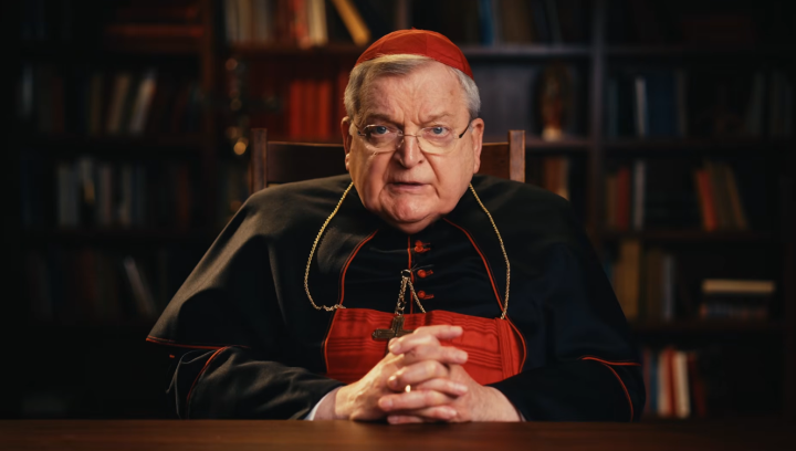 Card. Burke invita a rezar por el Papa en el aniversario de su elecci�n