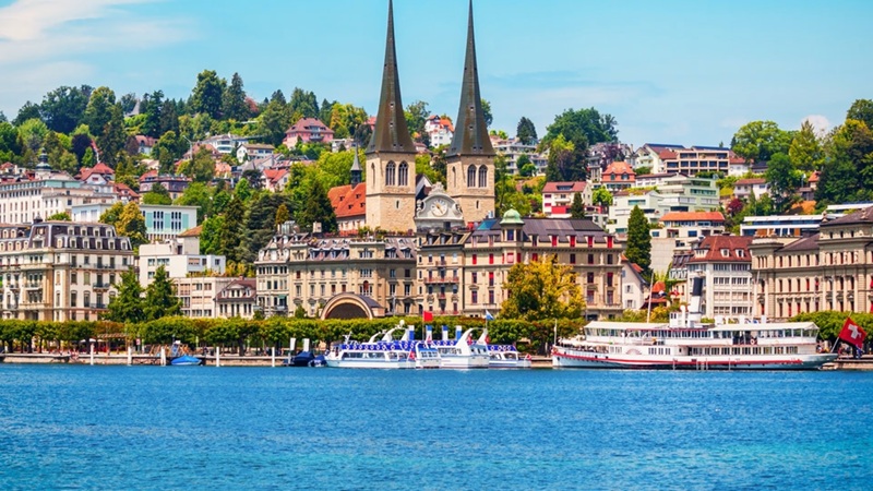Los obispos de Suiza respaldan la prohibici�n de las llamadas �terapias de conversi�n�