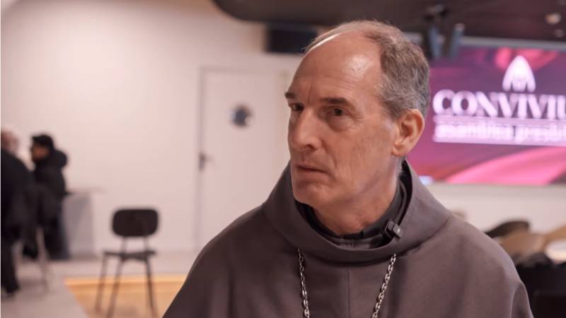 El cardenal Bustillo defiende la �misa en lat�n� y conf�a en que Le�n XIV dar� una respuesta �justa y ajustada�