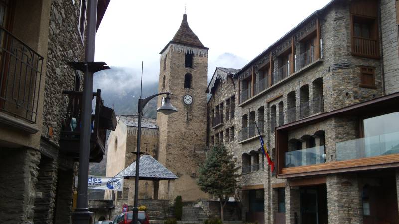 Andorra busca despenalizar el aborto sin fracturar su singular coprinciado con la Iglesia