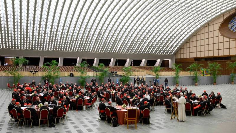 Le�n XIV abre el Consistorio extraordinario y pide a los cardenales un apoyo �fuerte, expl�cito y p�blico�