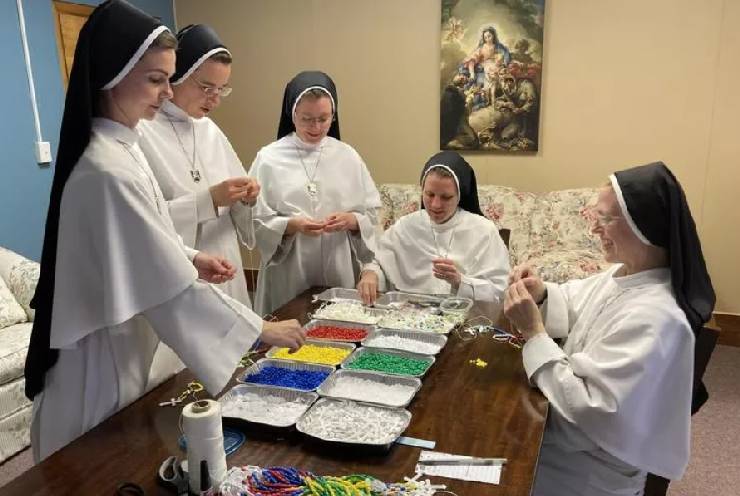Se necesitan 75.000 rosarios para la beatificaci�n de Fulton Sheen