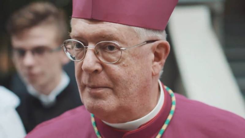 El arzobispo Pozzo pide al menos una misa en lat�n en cada catedral